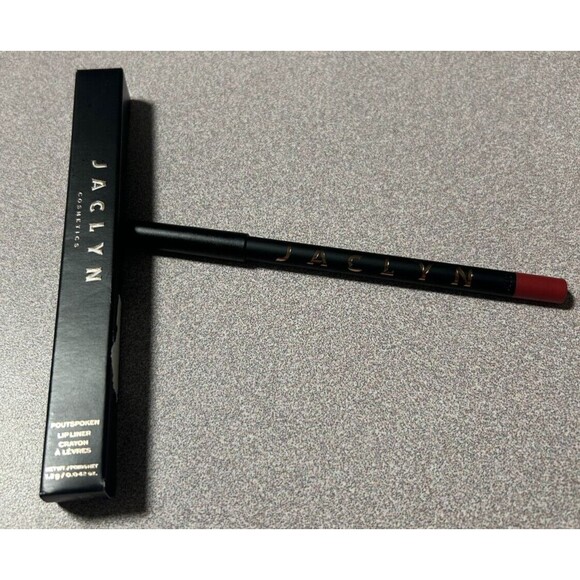 NEW Jaclyn Cosmetics Makeup Poutspoken Lip Liner Crayon- In Control Color - Picture 1 of 4